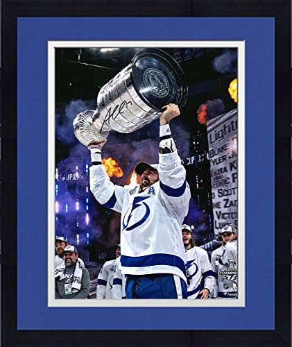 Keretes Alex Killorn Tampa Bay Lightning 2020 Stanley-Kupa Bajnokok Dedikált 16 x 20 Emelése Kupa Fénykép - Dedikált NHL-Fotók
