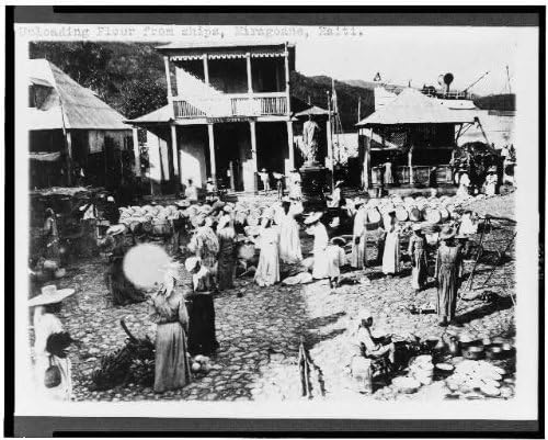 HistoricalFindings Fotó: Kirakodás Liszt a Hajók,Miragoane,Haiti,Vízparti,Piac,Nők,1909-1932